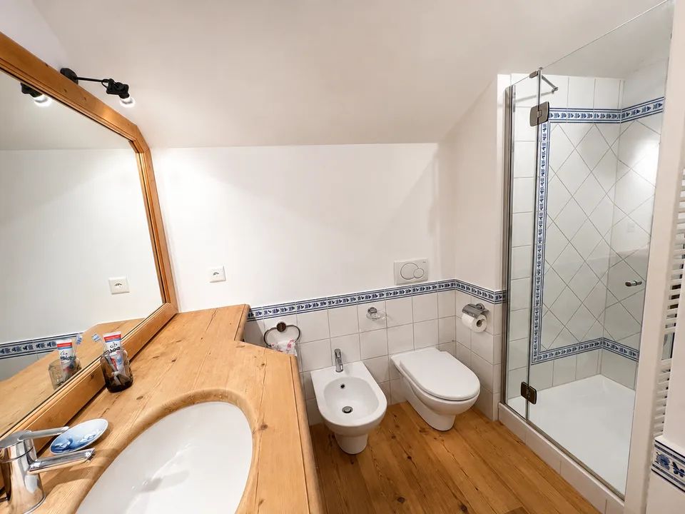 À louer à la semaine : Appartement Ski-in, Ski-out de 5.5 pièces avec 2 places de parc intérieurs, à Montana ! – Foto 8 von 13
