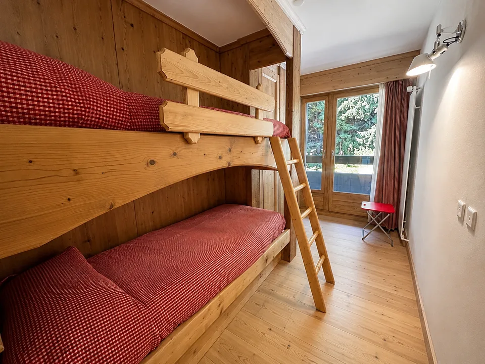 À louer à la semaine : Appartement Ski-in, Ski-out de 5.5 pièces avec 2 places de parc intérieurs, à Montana ! – Foto 13 von 13