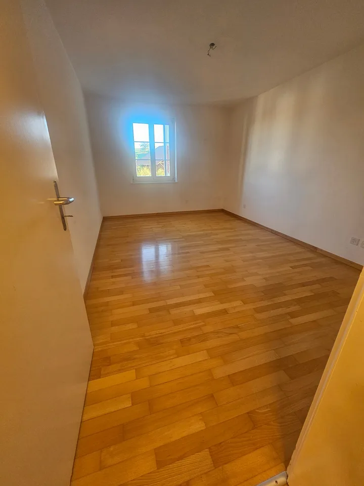 3.5-room apartment with beautiful views in tax-friendly Neerach – photo 10 of 10