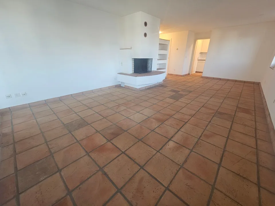3.5-room apartment with beautiful views in tax-friendly Neerach – photo 5 of 10