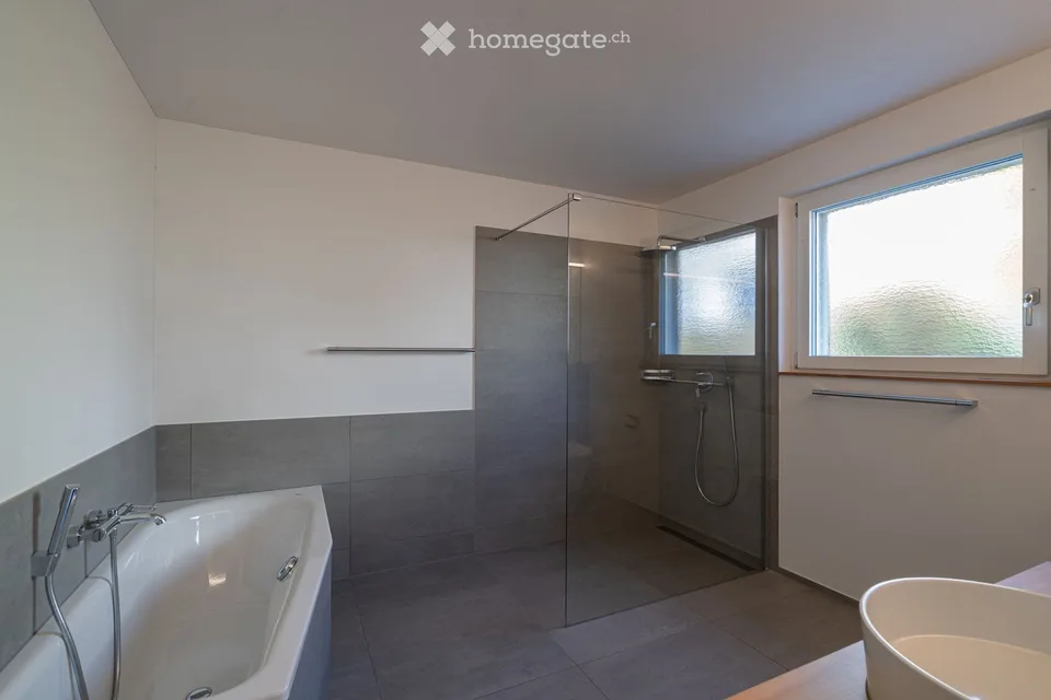 Casa unifamiliare di 6,5 locali con vista lontana in una posizione soleggiata e tranquilla – foto 17 di 30