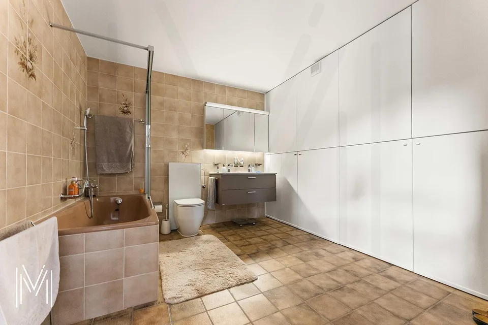 Schönes Haus 6,5 Zimmer mit Abstellraum und Ausnahmeblick – Foto 13 von 13