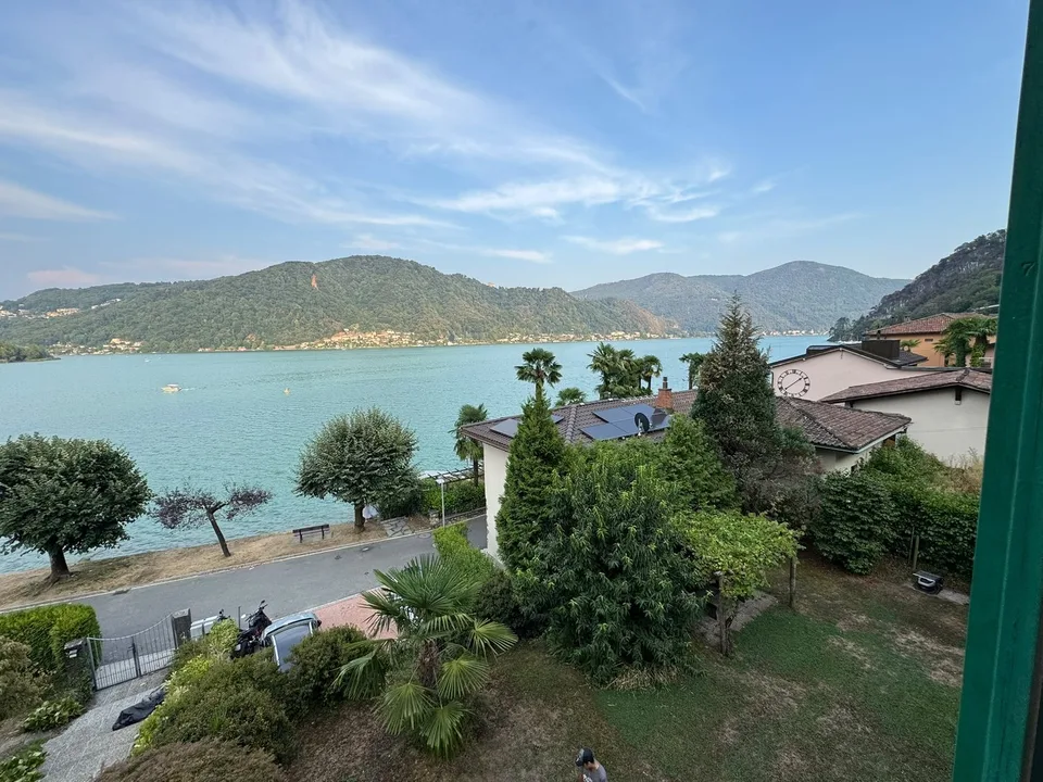 Esclusiva villa fronte lago con vista a 180° – potenziale per 4 appartamenti di lusso – foto 13 di 14