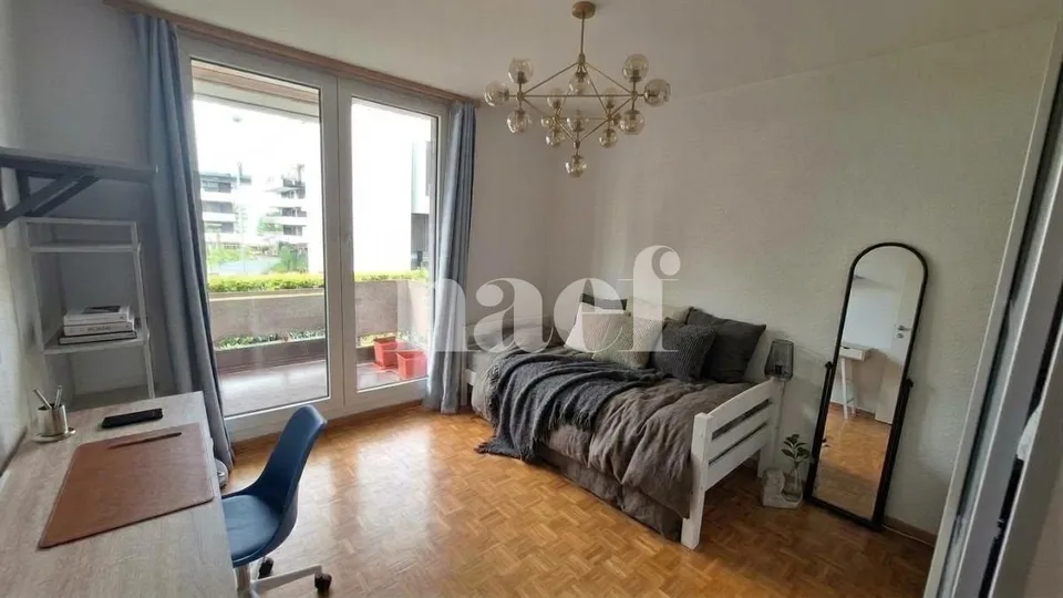 Appartement de 5.5 pièces au rez-de-chaussée avec cheminée et balcon – photo 7 sur 9