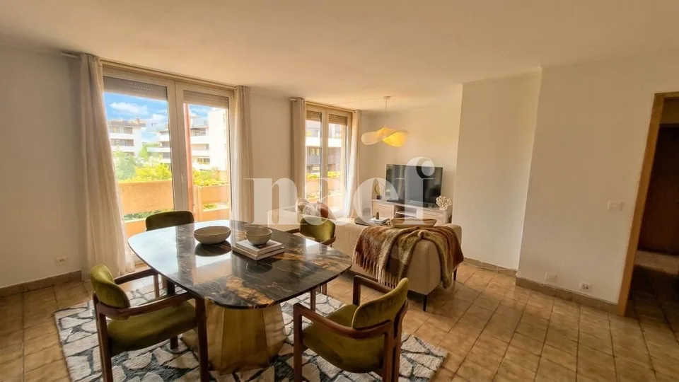 Appartement de 5.5 pièces au rez-de-chaussée avec cheminée et balcon – photo 3 sur 9