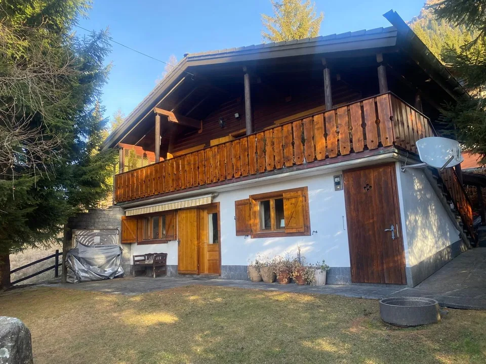 Chalet immergé dans la nature à Mesocco – photo 3 sur 10
