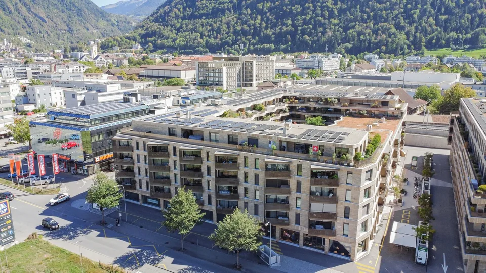 Moderne, lichtdurchflutete Bürofläche an zentraler Lage in Chur bezugsbereit und flexibel – Foto 2 von 11
