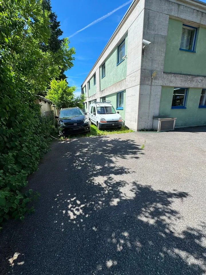 Großes Gewerbeobjekt in Taverne zum Verkauf – Foto 2 von 22