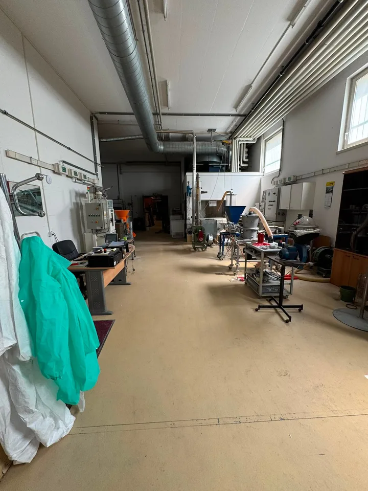 Großes Gewerbeobjekt in Taverne zum Verkauf – Foto 13 von 22