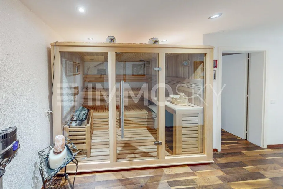 Sauna, Whirlpool, Panoramablick, warten auf Sie... – Foto 7 von 11