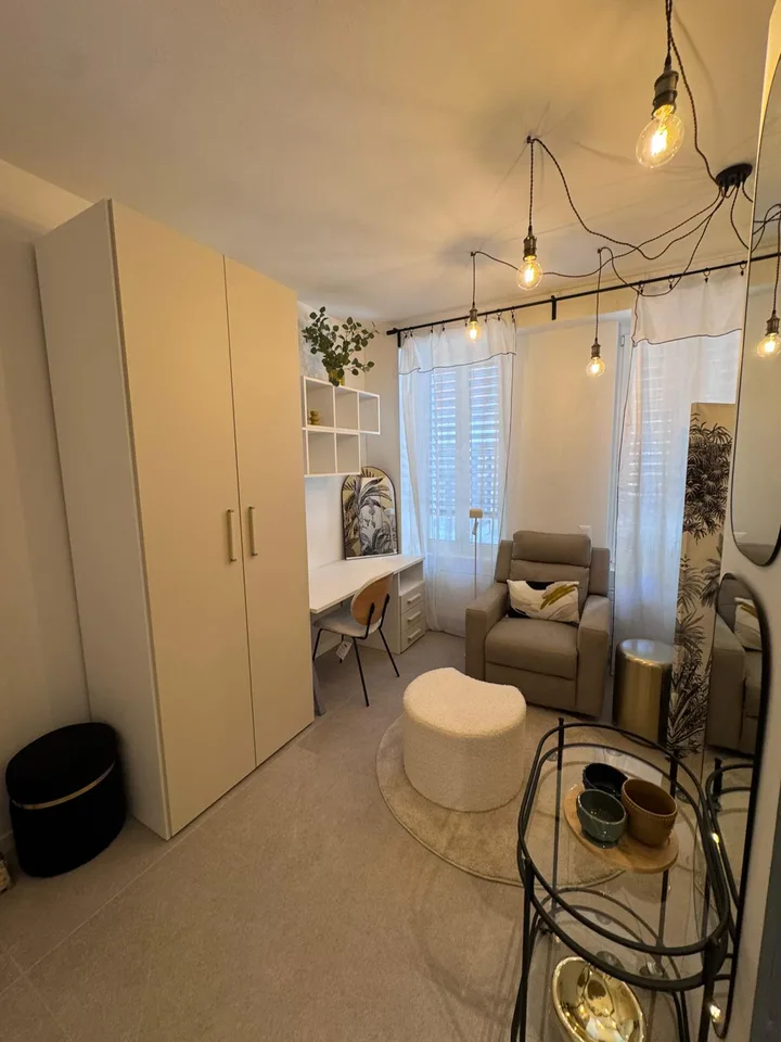 Elegantes Einzimmerapartment in Lugano – Foto 2 von 10