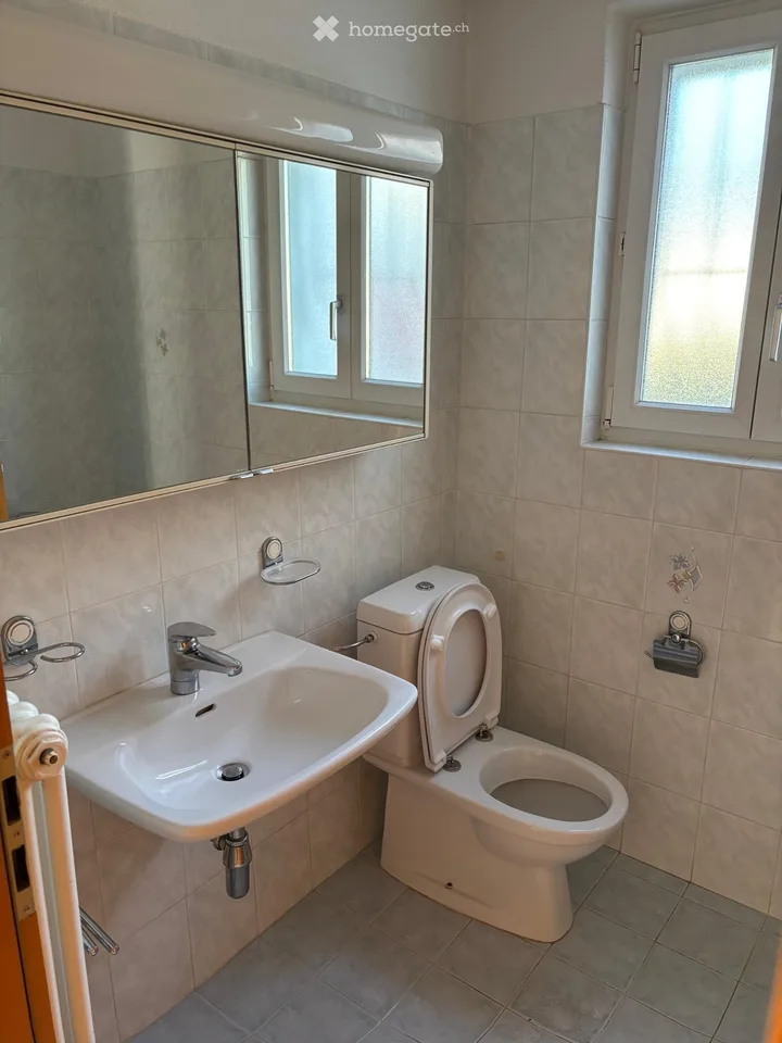 Schönes 3.5-Zimmer-Apartment in Doppelhaushälfte – Foto 3 von 5