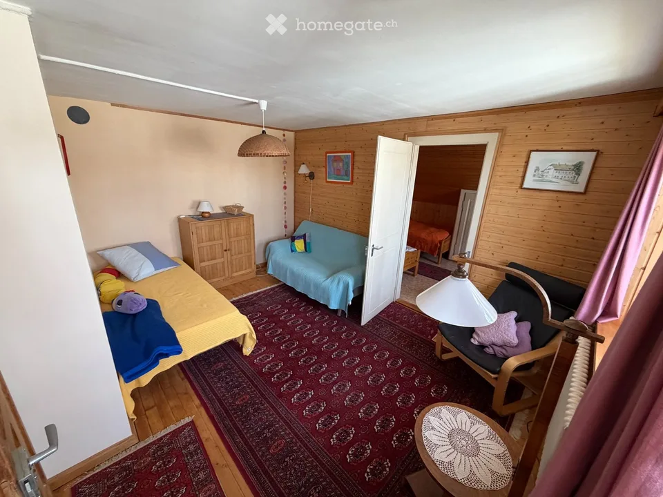 Möblierte Lage im Herzen von Auberson – Foto 2 von 5