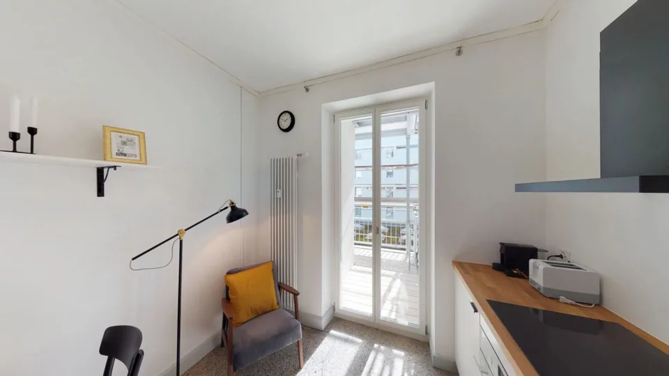 Rénové & tendance - Appartement de vieux bâtiment rénové près de la gare SBB – photo 2 sur 5