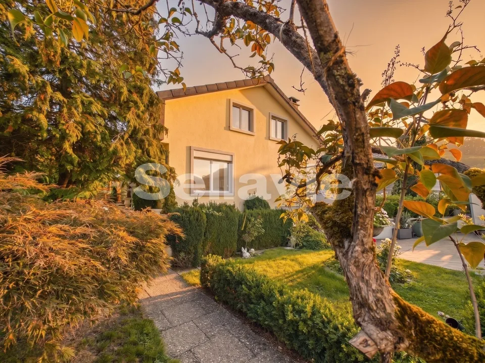 Una casa da amare: casa unifamiliare con giardino incantato – foto 12 di 13