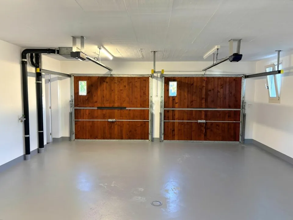 Maison unifamiliale spacieuse de 5,5 pièces avec annexe de 2,5 pièces, garage immense et jardin ensoleillé – photo 22 sur 30