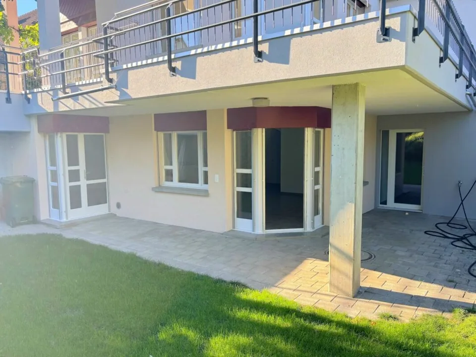 Maison unifamiliale spacieuse de 5,5 pièces avec annexe de 2,5 pièces, garage immense et jardin ensoleillé – photo 21 sur 30