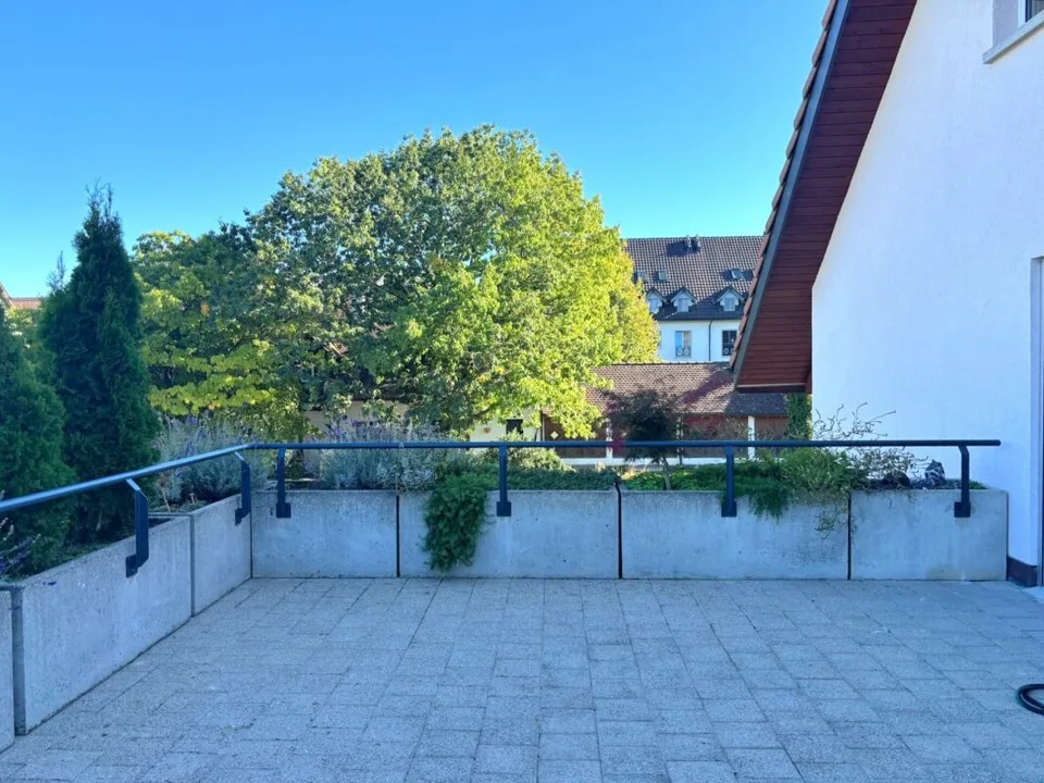 Maison unifamiliale spacieuse de 5,5 pièces avec annexe de 2,5 pièces, garage immense et jardin ensoleillé – photo 11 sur 30