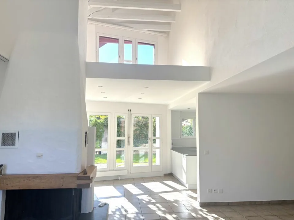 Maison unifamiliale spacieuse de 5,5 pièces avec annexe de 2,5 pièces, garage immense et jardin ensoleillé – photo 5 sur 30