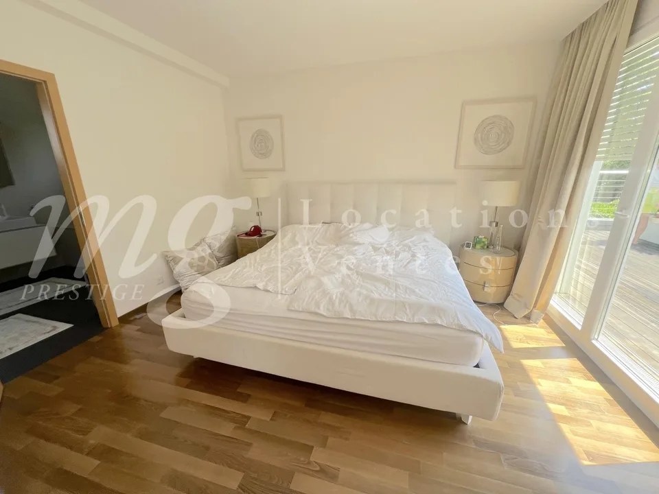 En exclusivité ! SUPERBE MAISON CONTEMPORAINE DE 8 PIECES AVEC GRANDE PISCINE ET JARDIN PRIVATIF – photo 6 sur 13