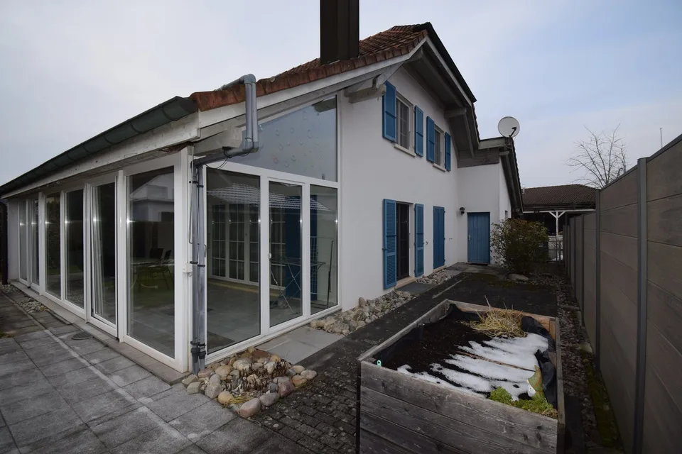 Maison unifamiliale de 5,5 pièces conviviale pour les familles avec piscine – photo 5 sur 7