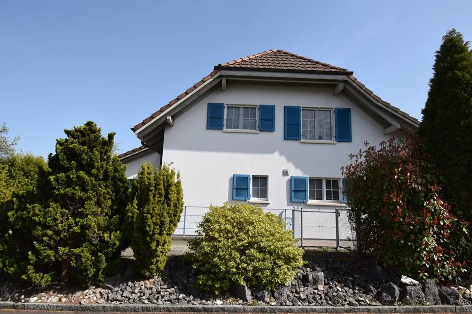 Maison unifamiliale de 5,5 pièces conviviale pour les familles avec piscine – photo 6 sur 7