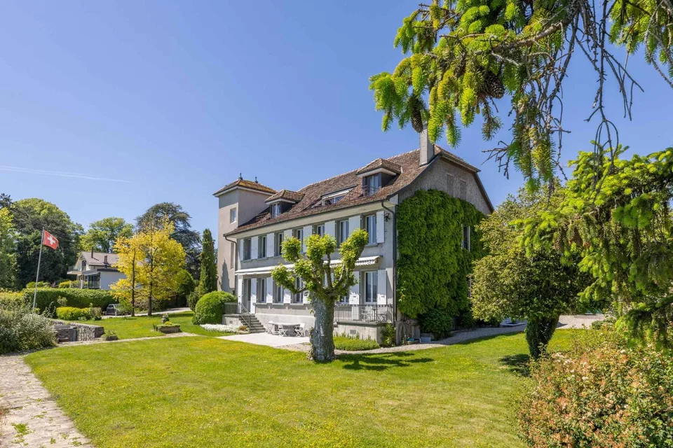 Domaine d'exception au bord du lac Port privé & vue panoramique – photo 5 sur 12
