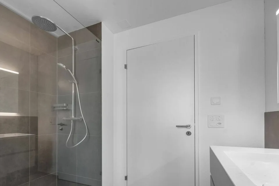TILIA COSTRUZIONE NUOVA | Vivere con vista sul lago a Männedorf - appartamento di 3,5 locali in affitto al piano medio con vista a 180° sul lago di Zurigo – foto 12 di 16
