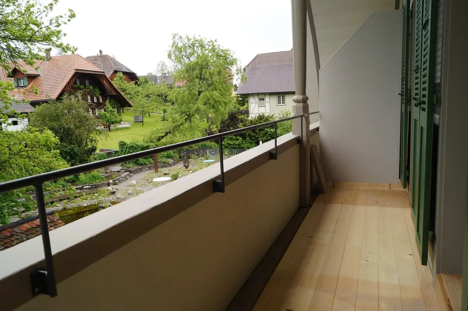 Charming 2.5-room attic apartment with balcony in Grosshöchstetten – photo 13 of 17