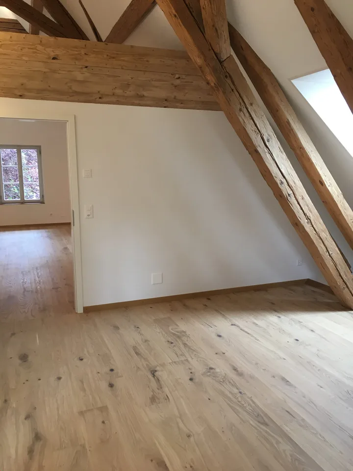 Charming 2.5-room attic apartment with balcony in Grosshöchstetten – photo 10 of 17