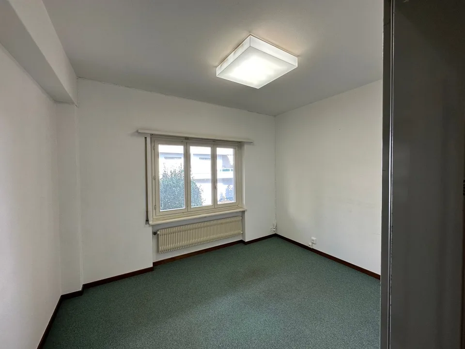 Bürofläche im Erdgeschoss an zentraler Lage in Minusio – Foto 2 von 8