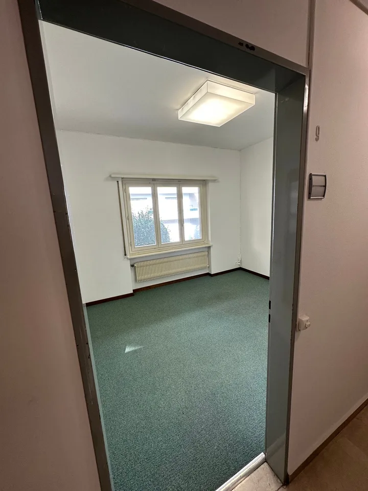 Bürofläche im Erdgeschoss an zentraler Lage in Minusio – Foto 3 von 8