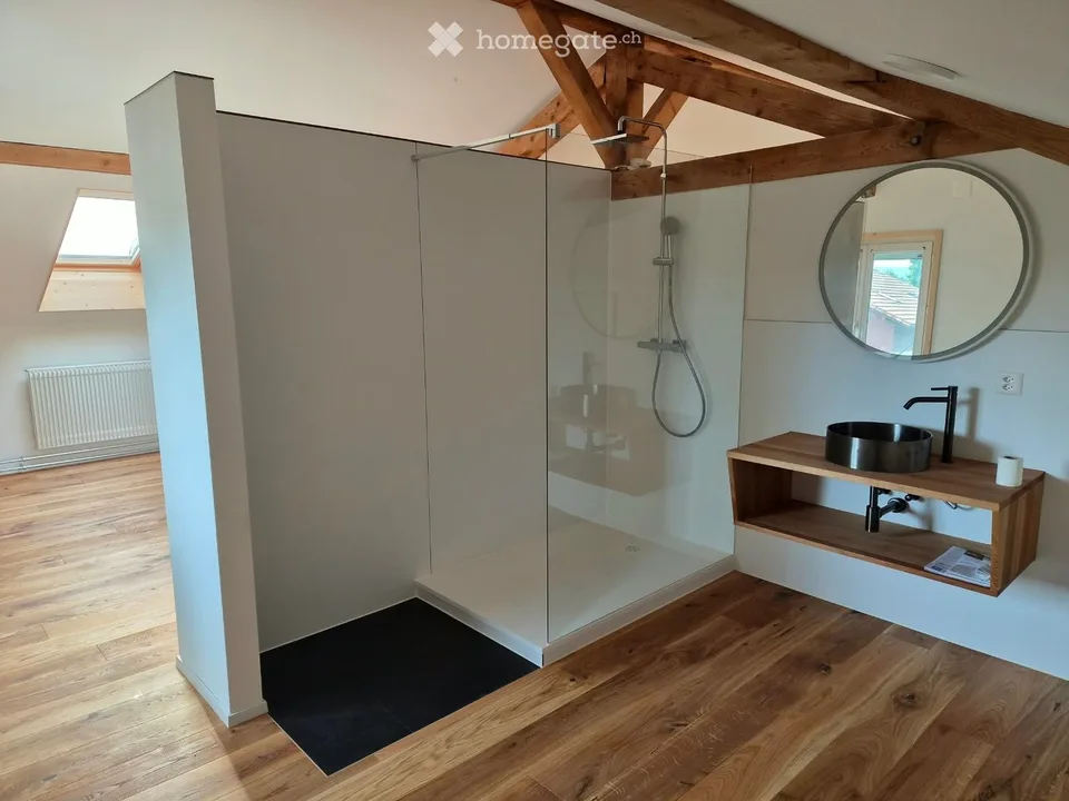 Modern saniertes Einfamilienhaus mit grossem Garten – Foto 2 von 5