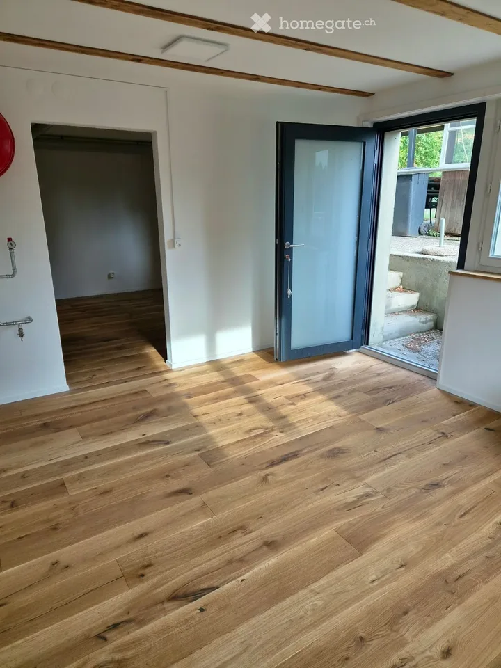Modern saniertes Einfamilienhaus mit grossem Garten – Foto 4 von 5