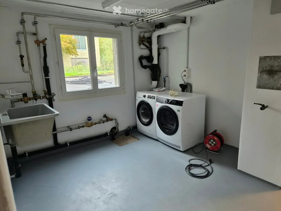Modern saniertes Einfamilienhaus mit grossem Garten – Foto 5 von 5