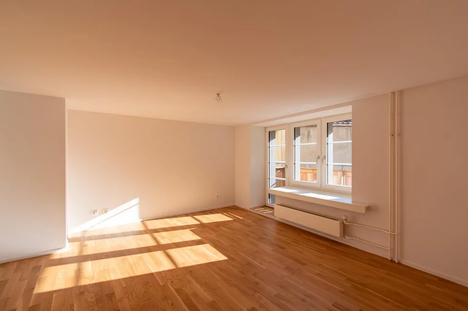 Helle 1.5 Zimmer-Wohnung mit Balkon in der Altstadt – Foto 2 von 13