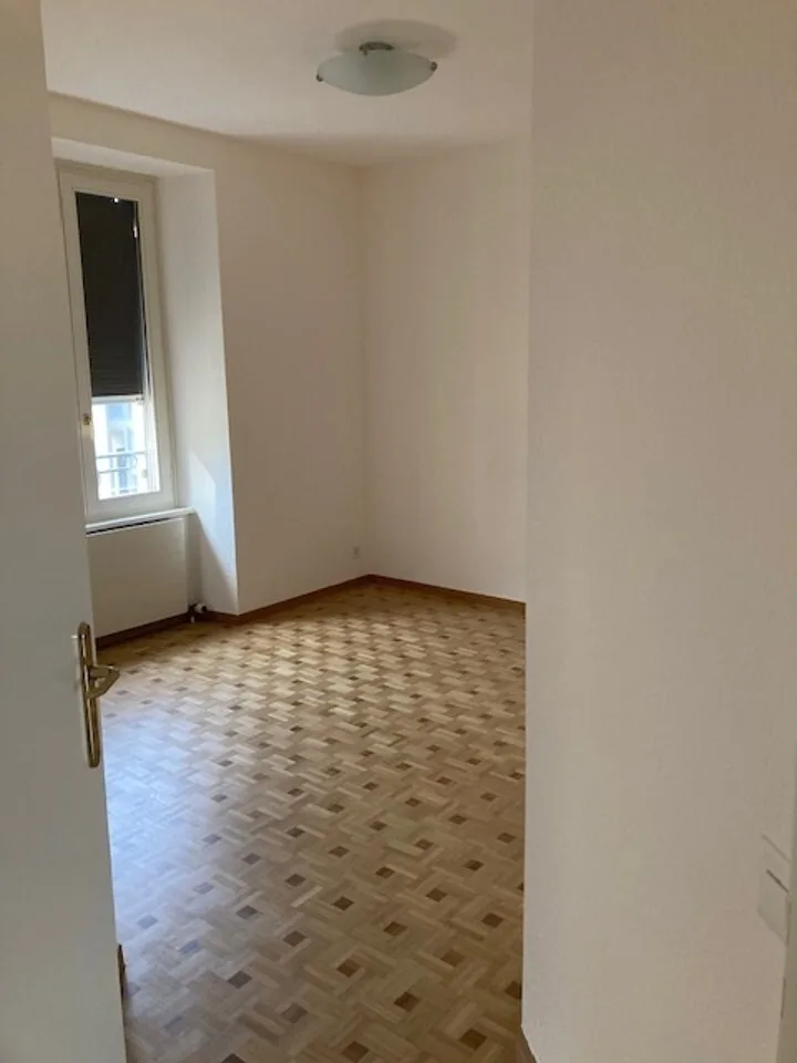 Wohnung mit 4.5 Zimmern im 5. Stock - Plainpalais – Foto 5 von 6