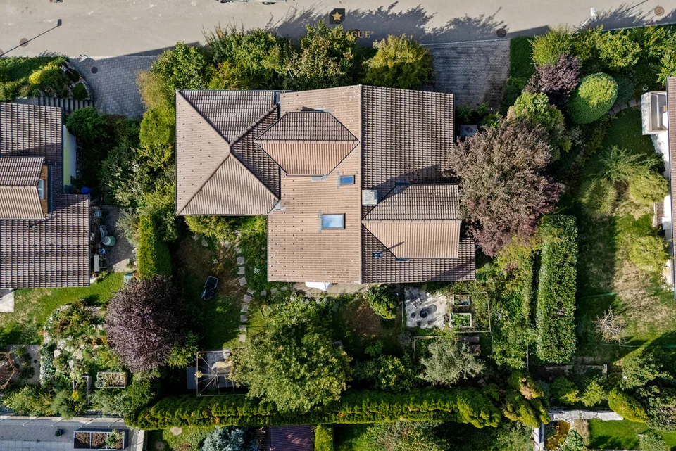 Ihr Familienparadies mit Einliegerwohnung und Traumgarten. – photo 9 sur 12