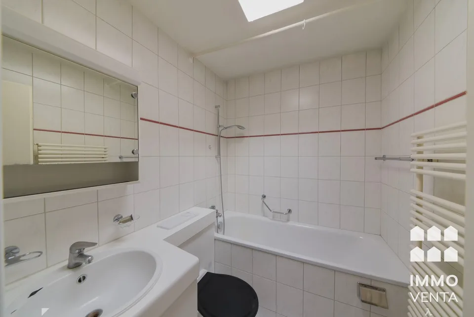 Helle 3.5-Zimmer-Wohnung mit Balkon in Biel – ab November 2026 verfügbar – foto 3 di 12