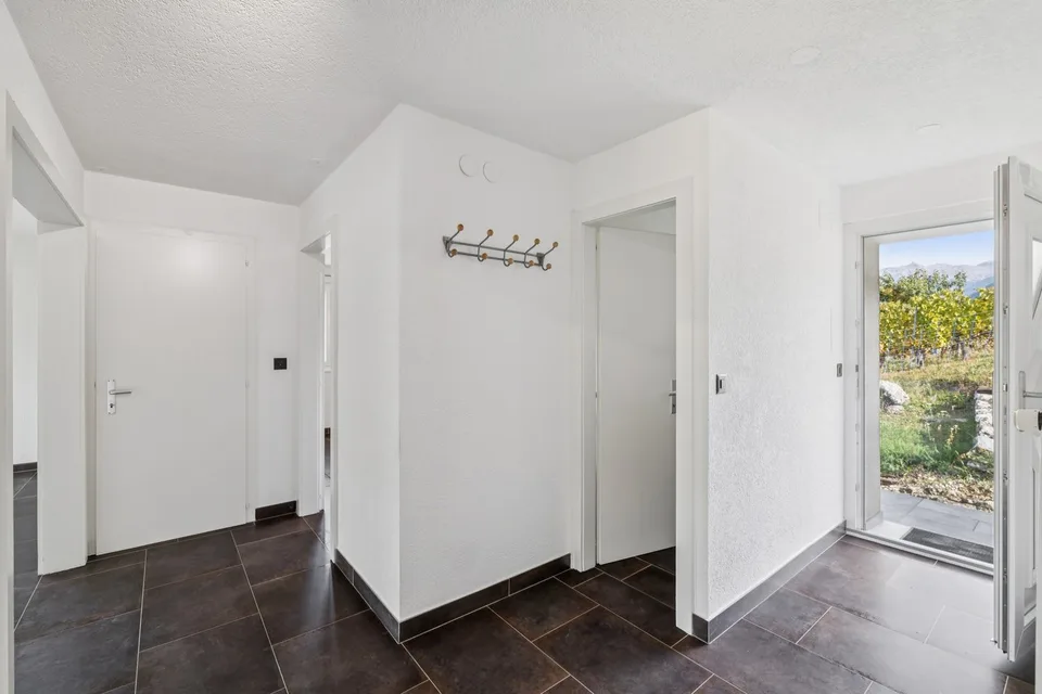 Einfamilienhaus mit Panoramablick und privilegiertem Umfeld – Foto 10 von 12