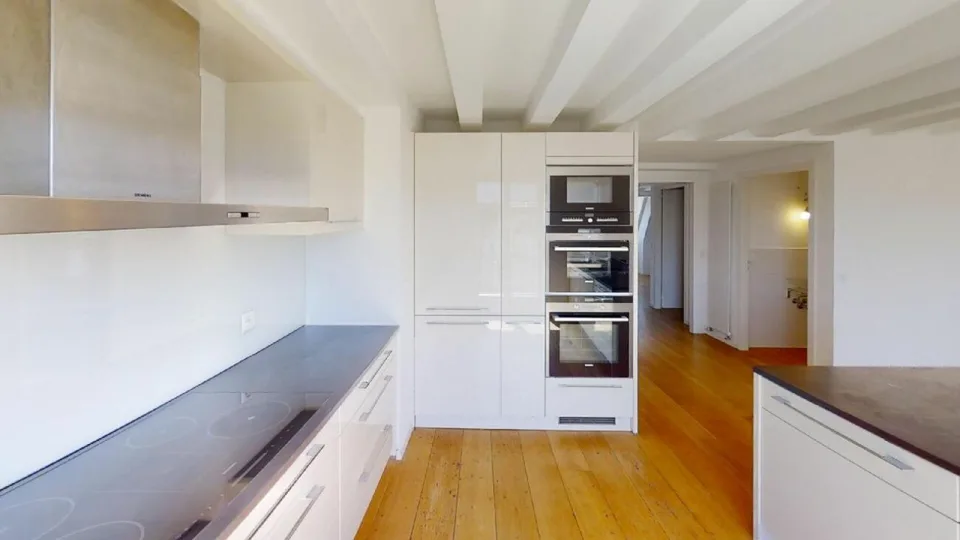 Appartement im Dachgeschoss zur Miete in der Innenstadt – Foto 8 von 11