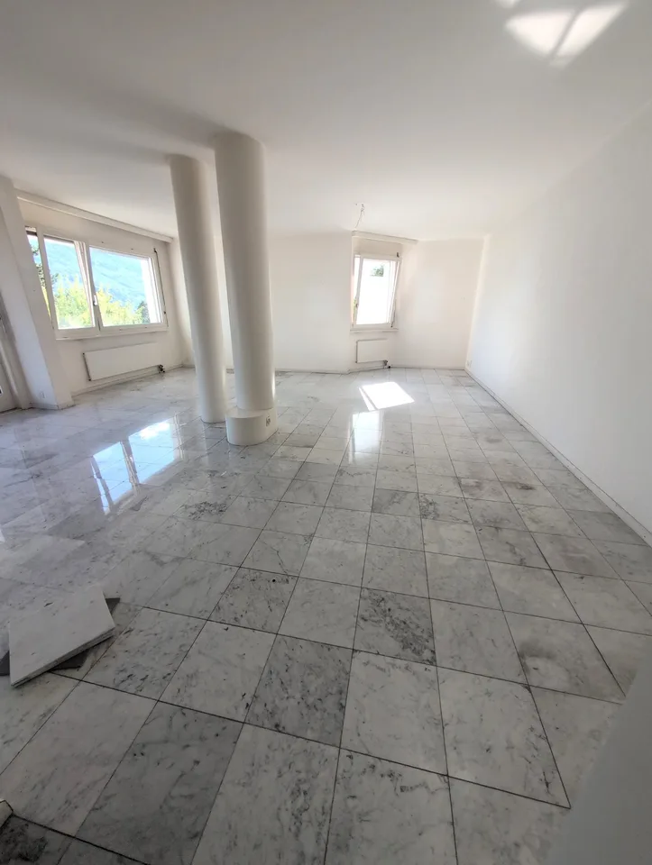 Kleiner Schatz! Zu vermieten, schönes 4.5-Zimmer-Apartment mit Balkon, DERZEIT IN RENOVIERUNG, in Sion! – Foto 6 von 27