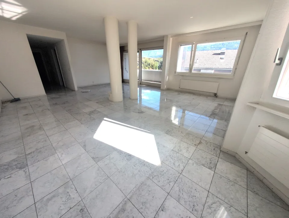 Kleiner Schatz! Zu vermieten, schönes 4.5-Zimmer-Apartment mit Balkon, DERZEIT IN RENOVIERUNG, in Sion! – Foto 8 von 27