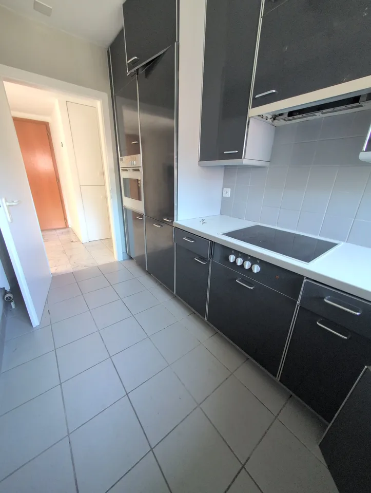 Kleiner Schatz! Zu vermieten, schönes 4.5-Zimmer-Apartment mit Balkon, DERZEIT IN RENOVIERUNG, in Sion! – Foto 5 von 27
