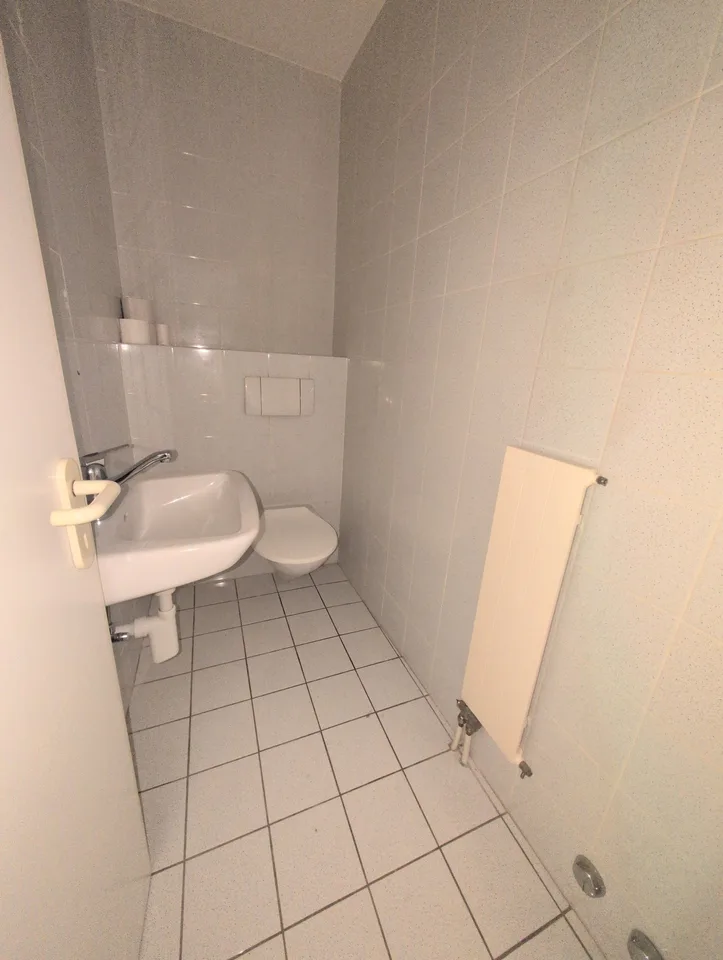 Kleiner Schatz! Zu vermieten, schönes 4.5-Zimmer-Apartment mit Balkon, DERZEIT IN RENOVIERUNG, in Sion! – Foto 22 von 27