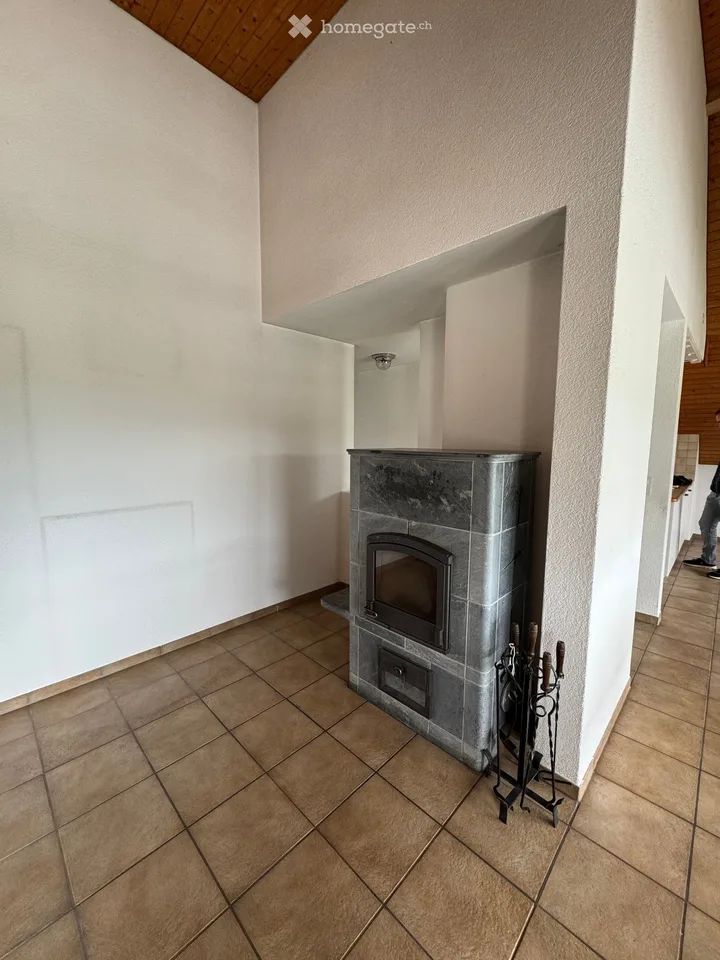 Appartement de 3,5 pièces en mansarde avec balcon et vue splendide ainsi que boite de garage en sous-sol à Arbon – photo 6 sur 13