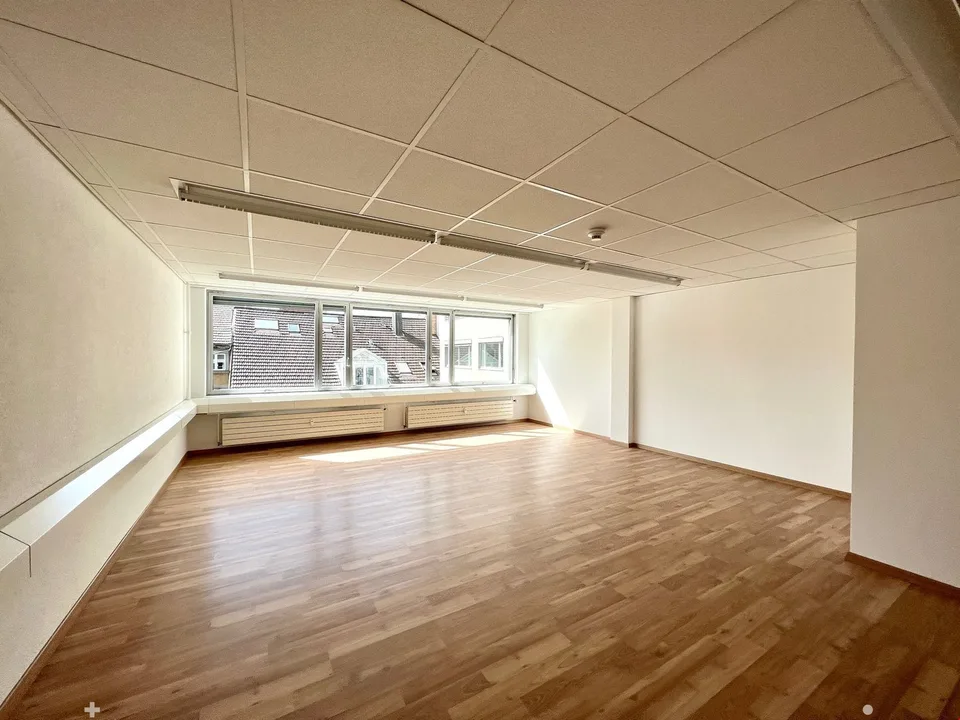 *GELEGENHEIT* diverse neu sanierte Büroräume von 14 - 40m2 – Foto 3 von 8