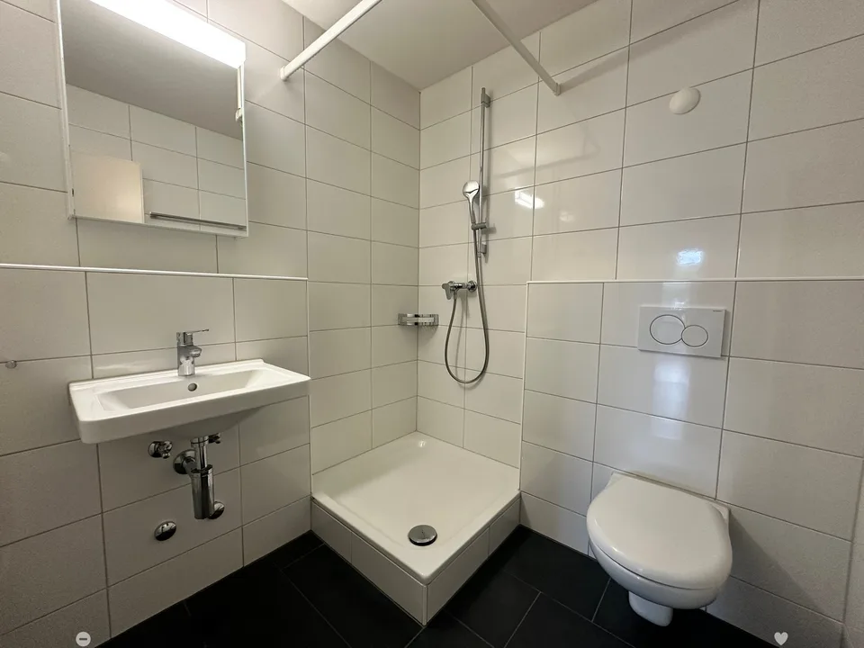 Moderne 2.5 Zimmerwohnungen an zentraler Lage – foto 6 di 8