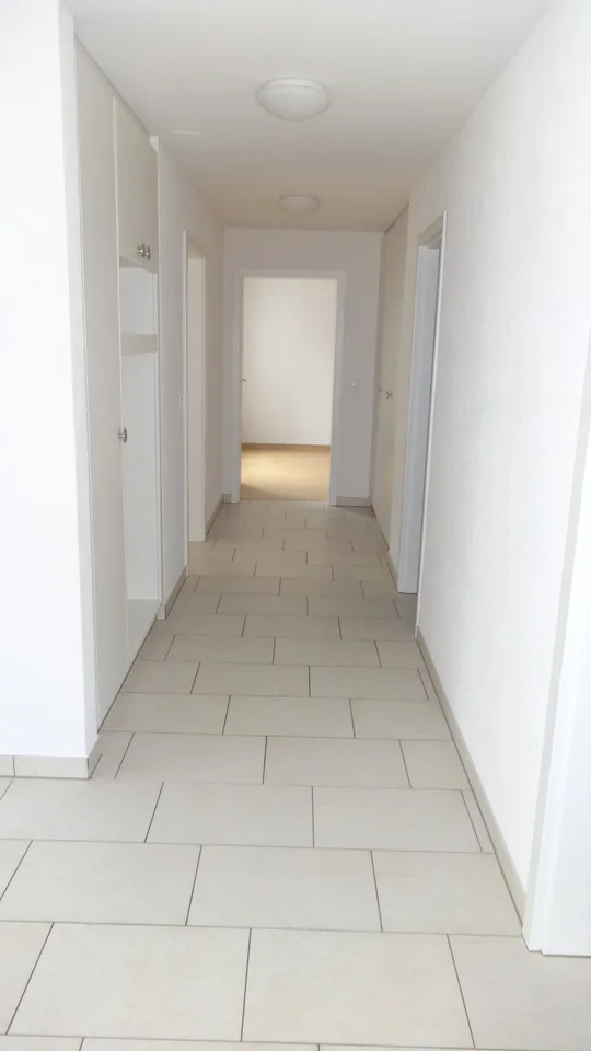 Schöne 4.5-Zimmerwohnung mit Gartensitzplatz im Herzen von Lieli – Foto 4 von 8