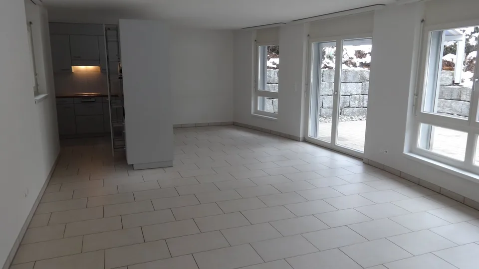 Schöne 4.5-Zimmerwohnung mit Gartensitzplatz im Herzen von Lieli – Foto 2 von 8
